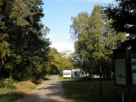 Campingplatz-Leisten Waldweg